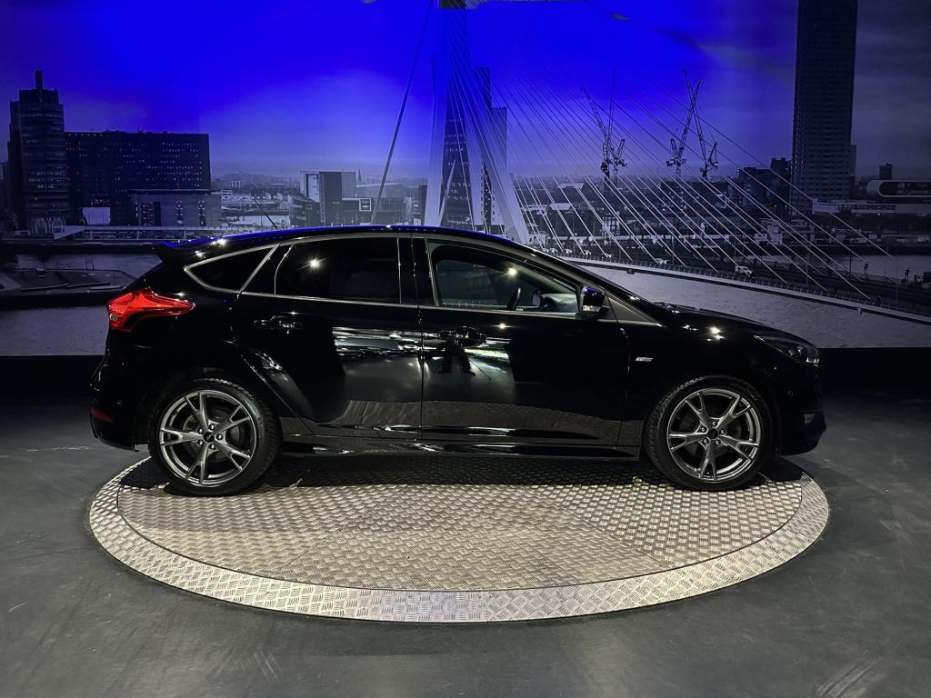 Ford Focus 1.5 ecoboost st line business *navi*camera*
