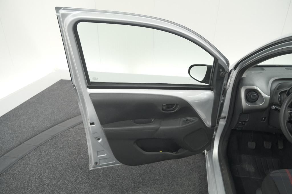 Peugeot 108 1.0 e-vti première | bluetooth radio | airco | 5 deurs