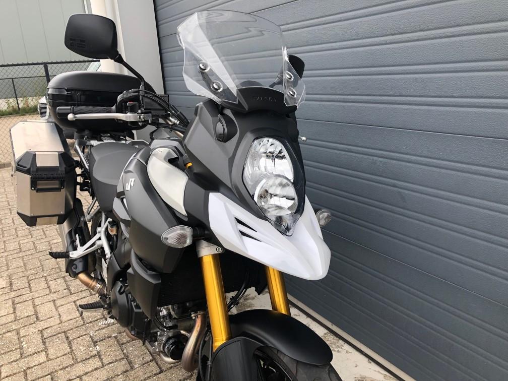 Suzuki V-Strom DL1000 uit 2015, 30.555km, ABS, 3-delige kofferset, €7250,-