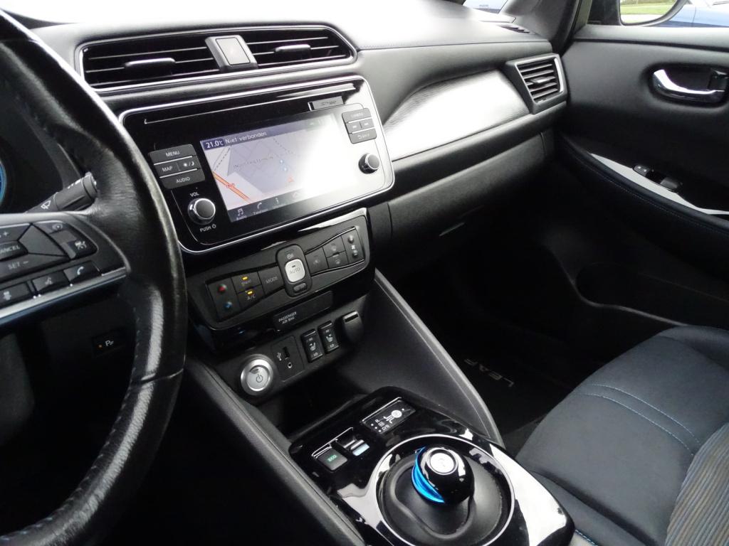 Nissan Leaf n-connecta 40 kwh | incl. btw | 360 camera