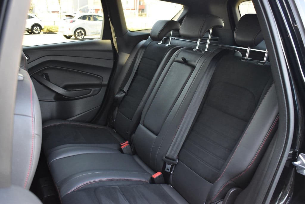Ford Kuga 1.5 ecoboost st-line | awd | climate control | cruise control | p