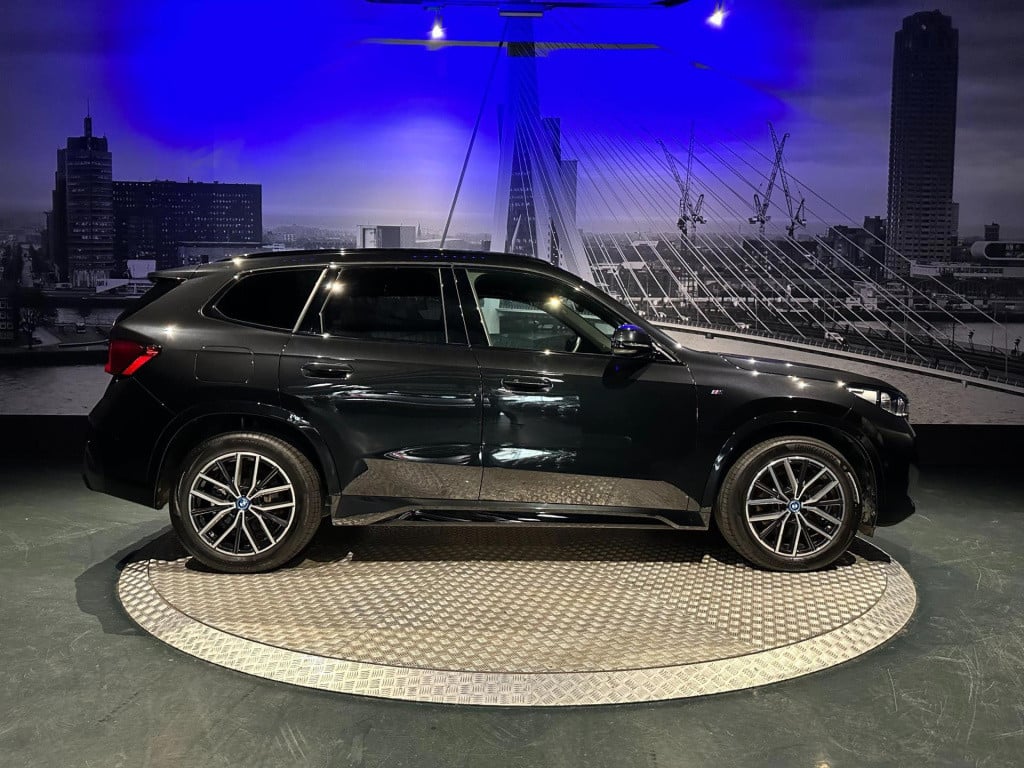 BMW X1 sdrive20i m sport *h&k*hud*elecstoelverst*winterpack*3dview*