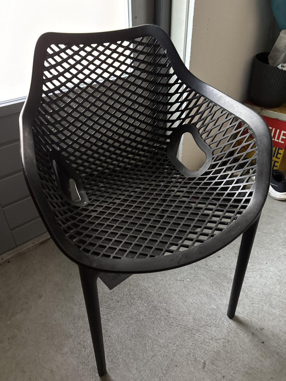 Zwarte terrasstoelen