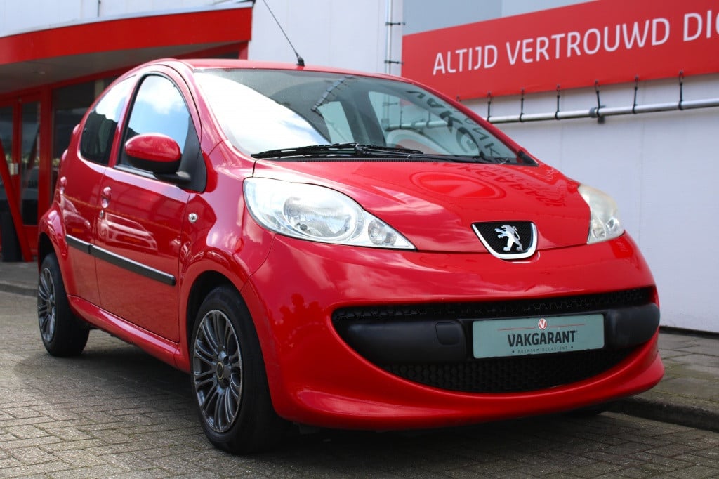 Peugeot 107 1.0-12v xs
