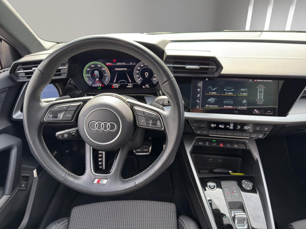 Audi A3 sportback 45 tfsi e s-line pano b&o matrix carplay