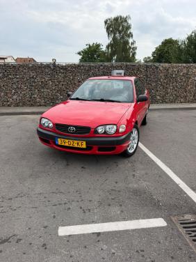 Toyota Corolla 1.4 Linea Terra 2000 rood