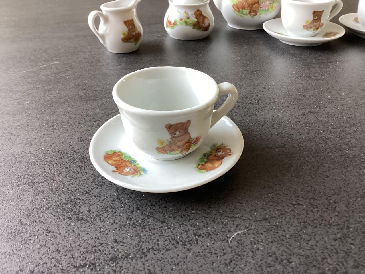 Kinderserviesje . Opdruk Beertjes