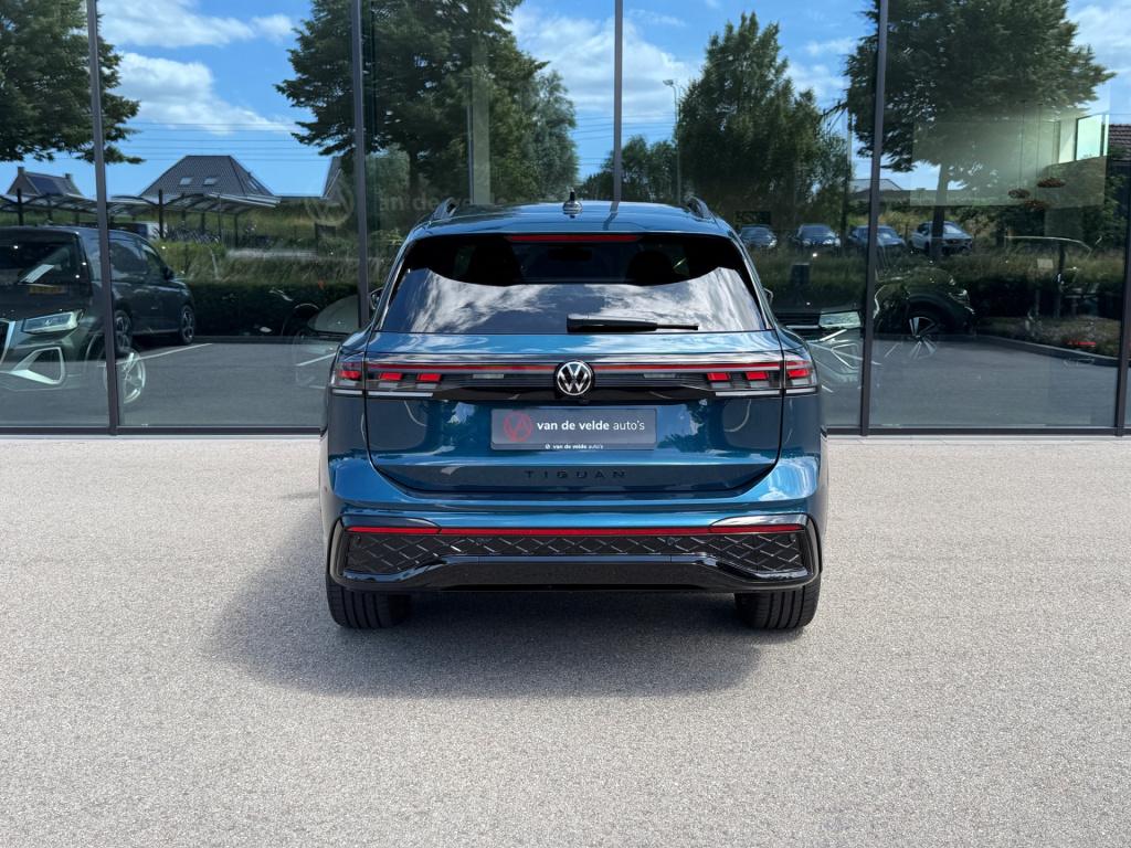 Volkswagen Tiguan 1.5 ehybrid r-line | black line | 360 camera | trekhaak |