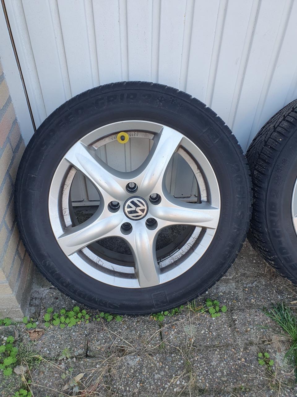 Winterbanden op lichtmetalen velg 205/55 R16