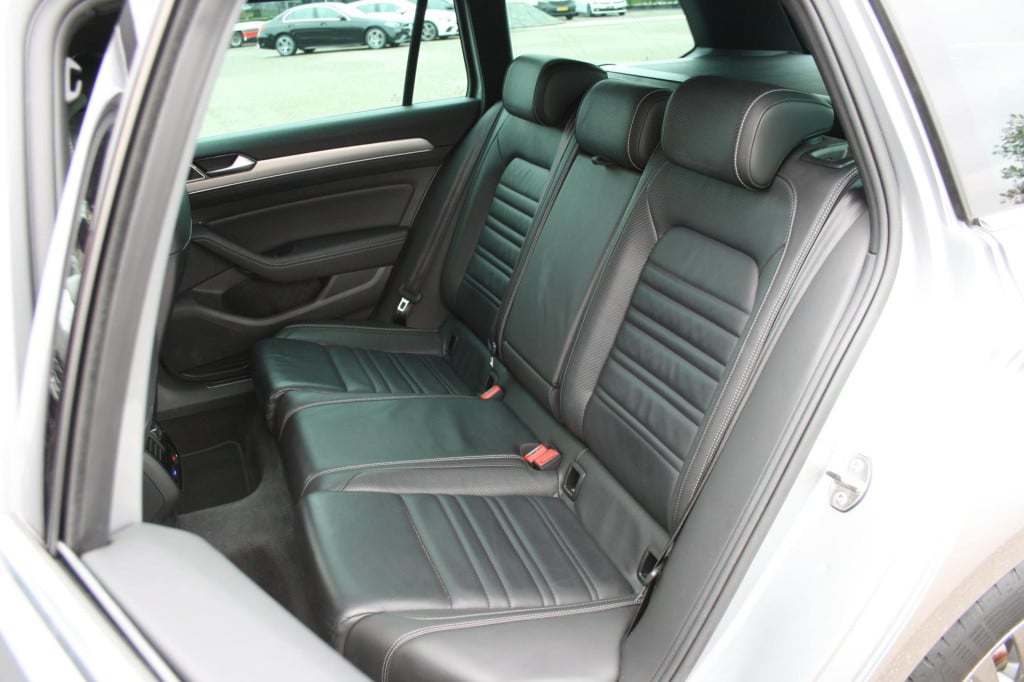 Volkswagen Passat variant 1.5 tsi highline business r