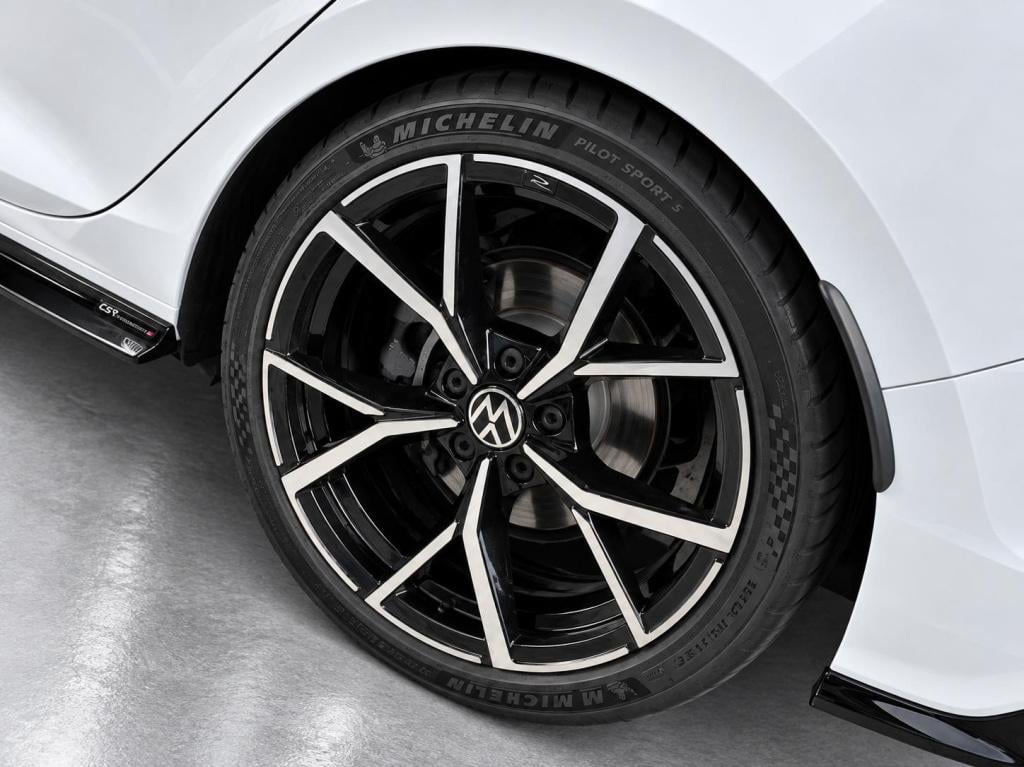Volkswagen Golf 1.5 etsi r-line business | automaat | panoramadak | 19 inch