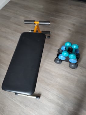Buikspierbank + Dumbbells