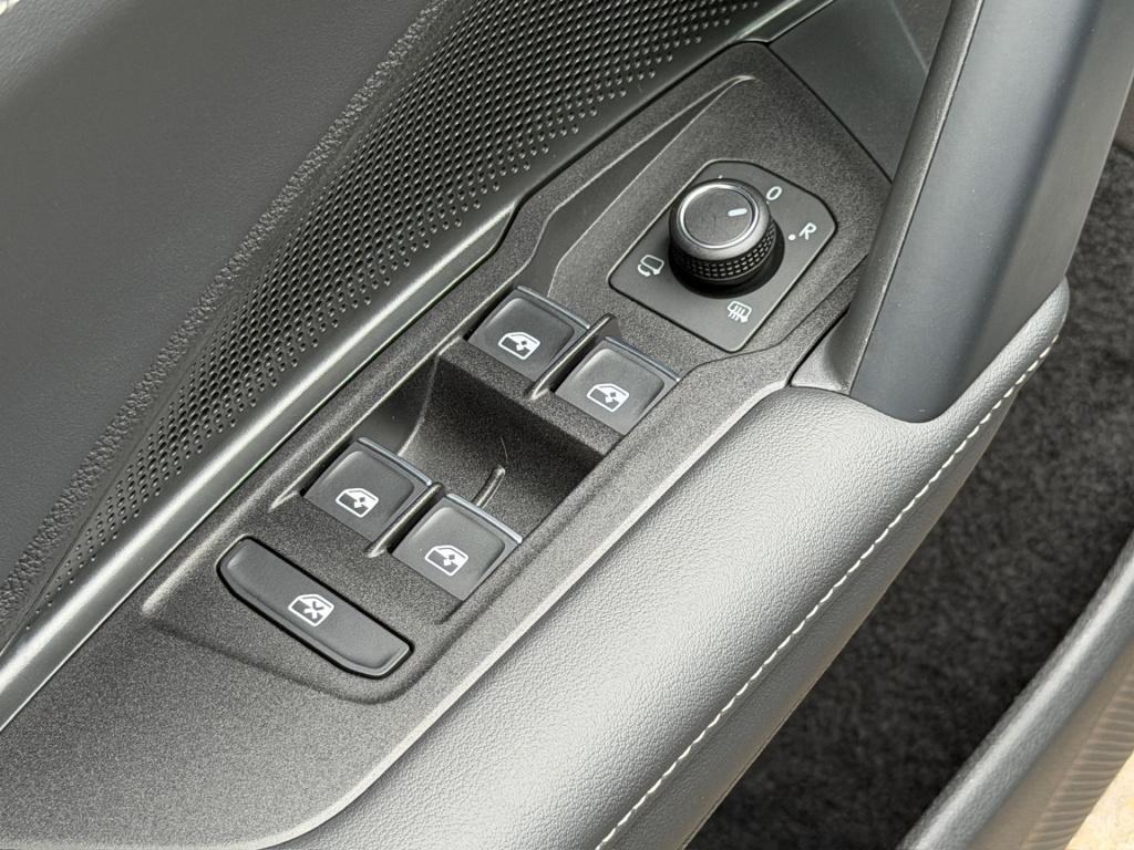 Volkswagen Tiguan 1.5 etsi 150pk dsg goal | trekhaak | 360 camera | iq ligh