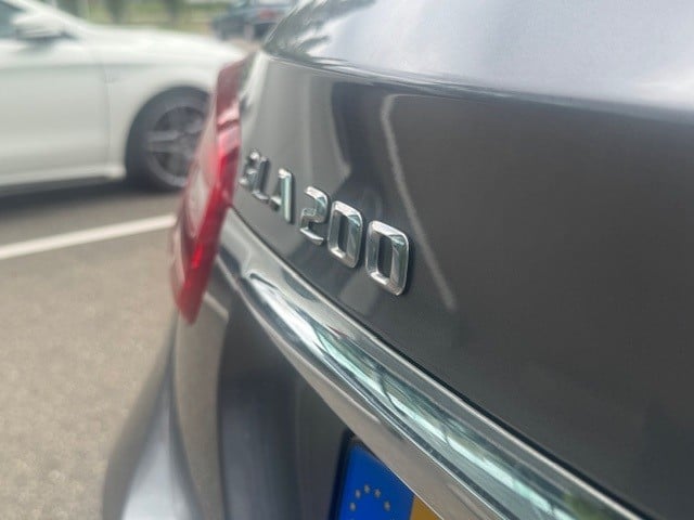 Mercedes-Benz Gla-klasse 200 ambition l panoramadak l night pakket l afneem
