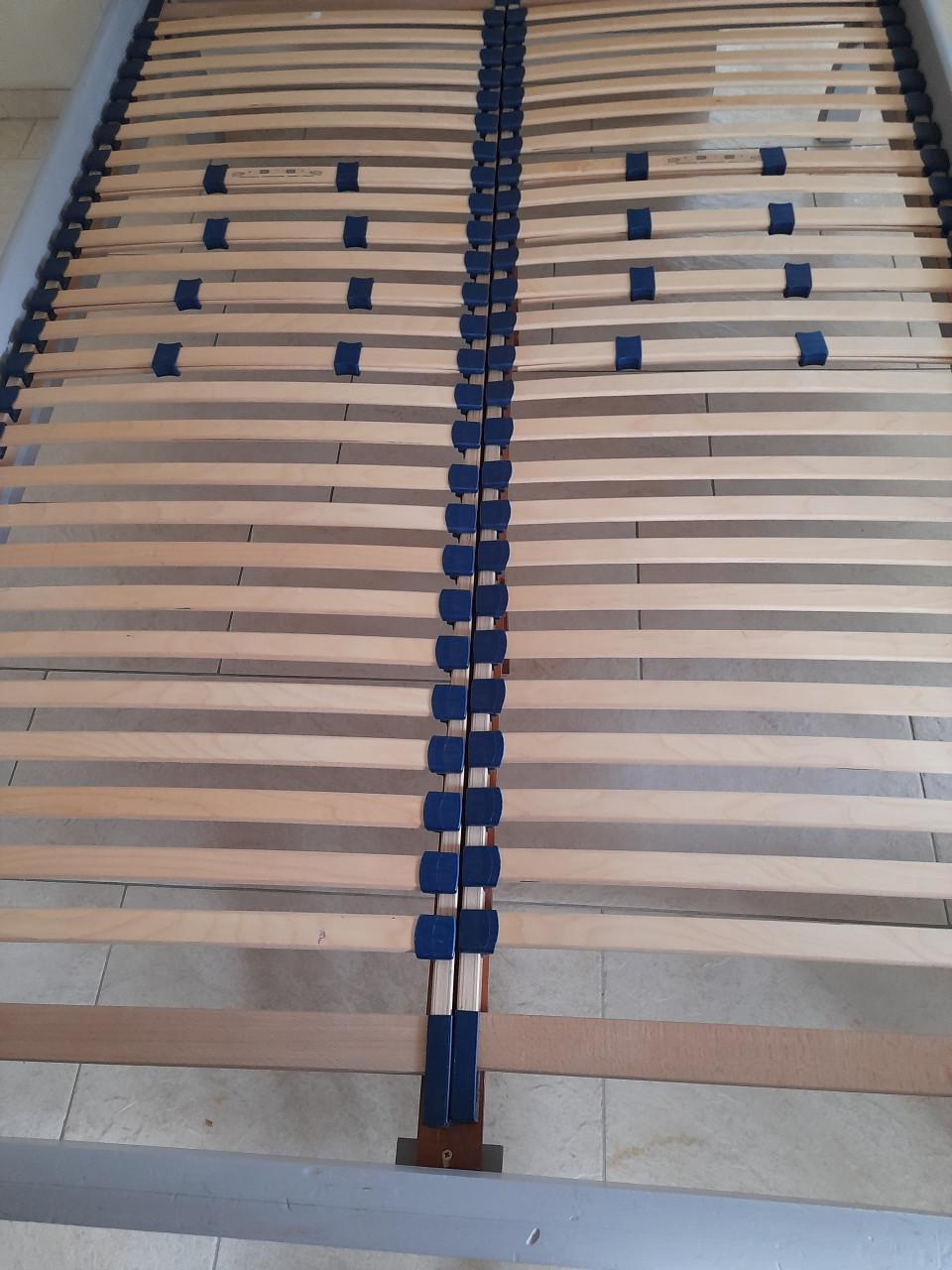 Massief houten 2 Persoons bed 140 x 200 (in goede staat )