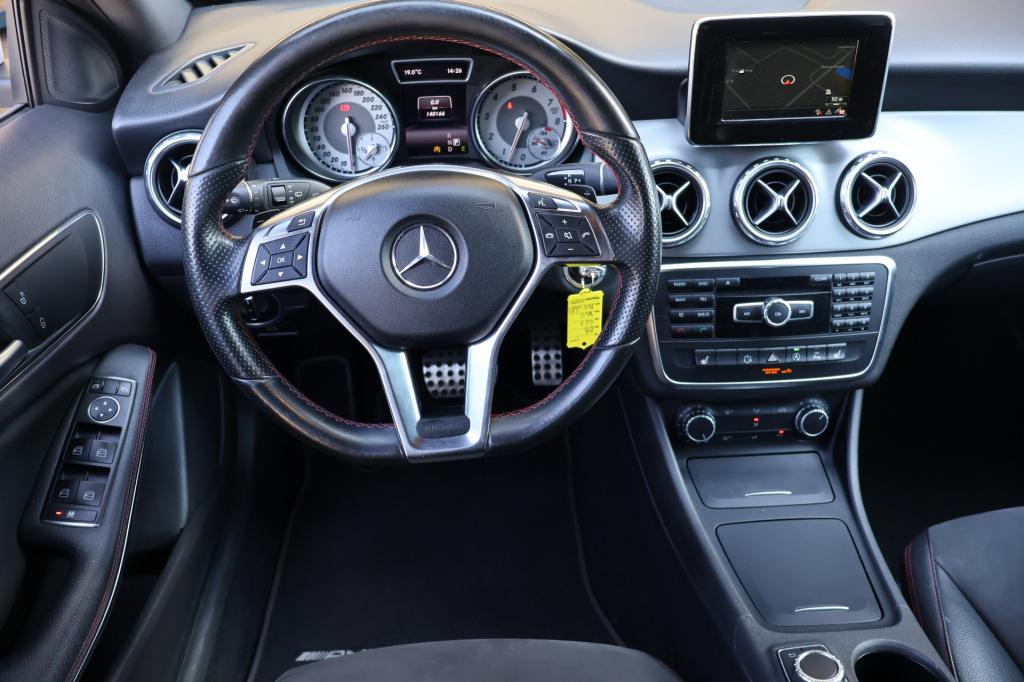 Mercedes-Benz Gla-klasse 200 ambition amg 157 pk i automaat i stoelverwarmi