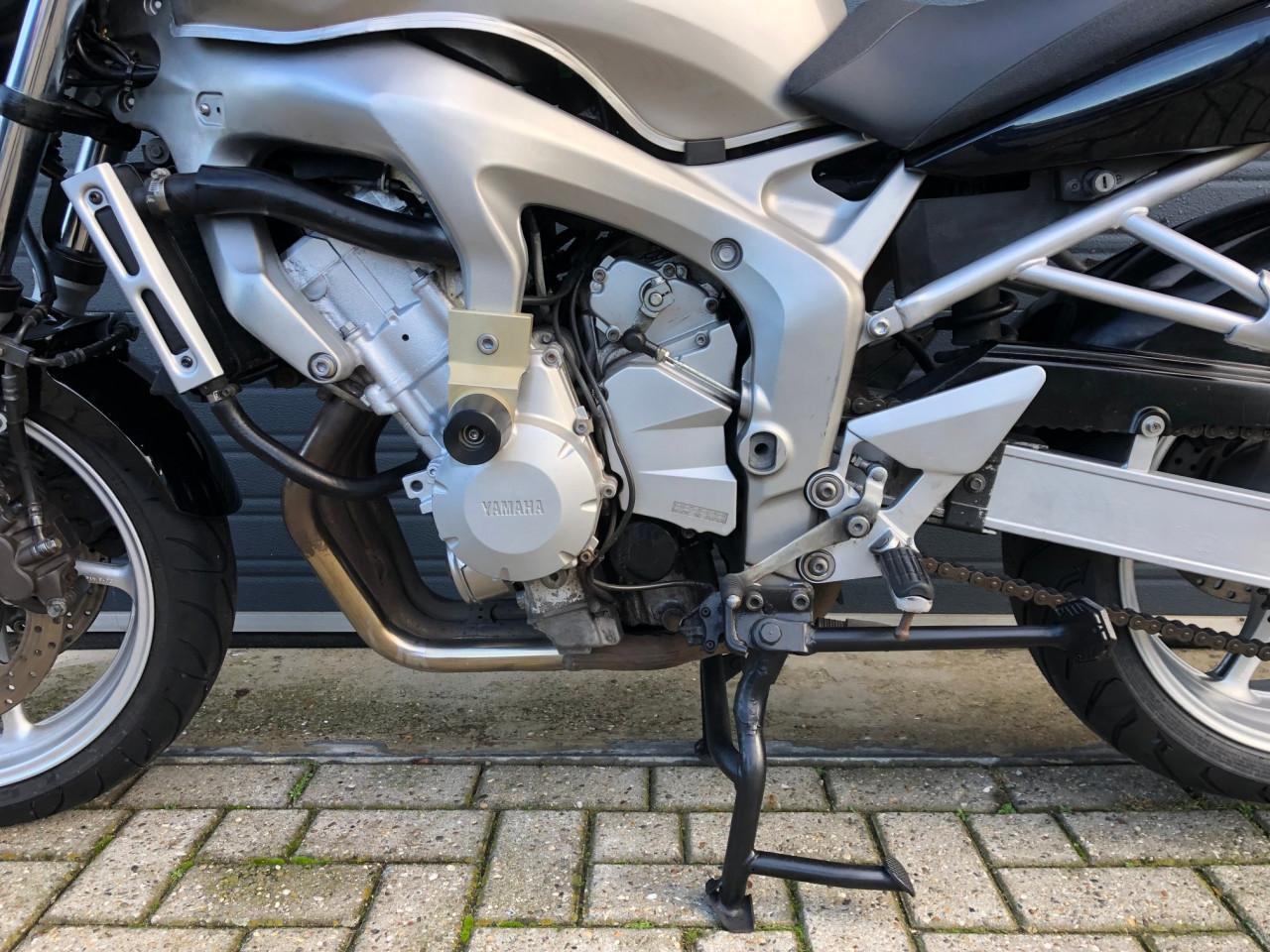 Inruilkoopje: Yamaha FZ6 N uit 2004, met 68dkm, nieuwe achterband €1995,-