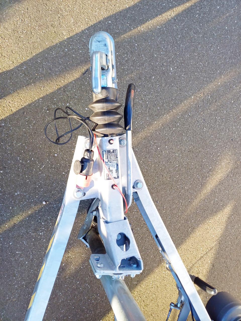 Motortransporter met motorsteunen