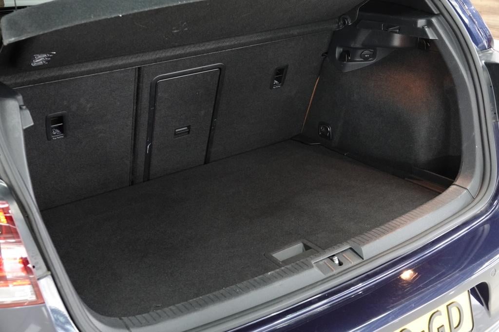 Volkswagen Golf 1.4 tsi | acc | camera | pdc | 19' |