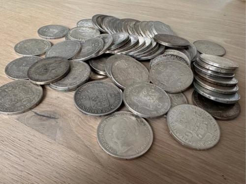 64x zilveren rijksdaalder (Wilhelmina)