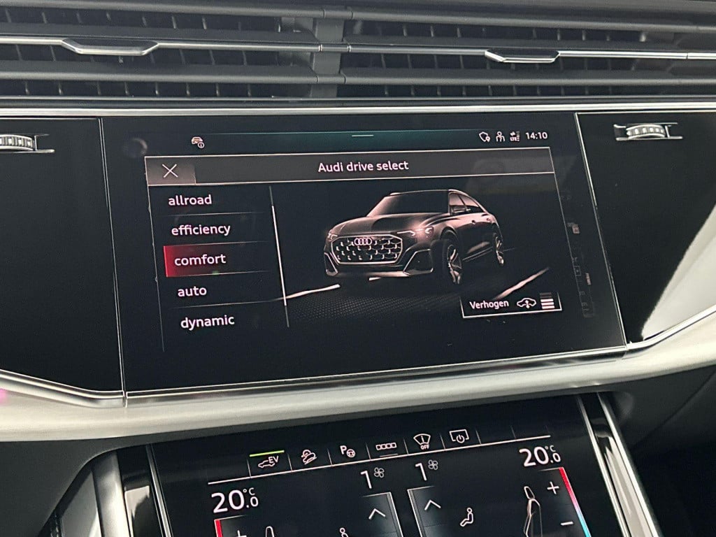 Audi Q8 pro line s 55 tfsi e 290 kw / 394 pk suv 8 versn.