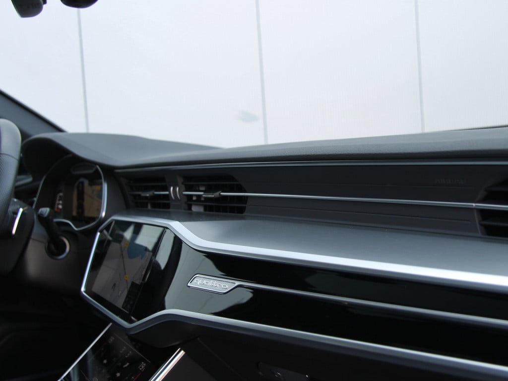 Audi A6 avant 55tfsi e hybrid 367pk quattro competition s-line | pano dak |
