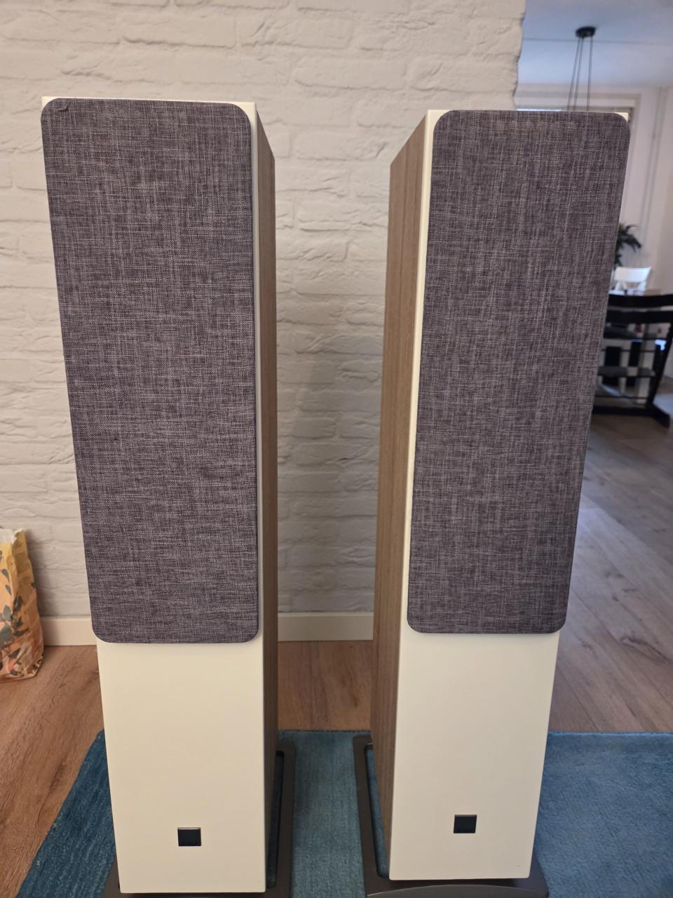Dali Oberon 7 Speakers
