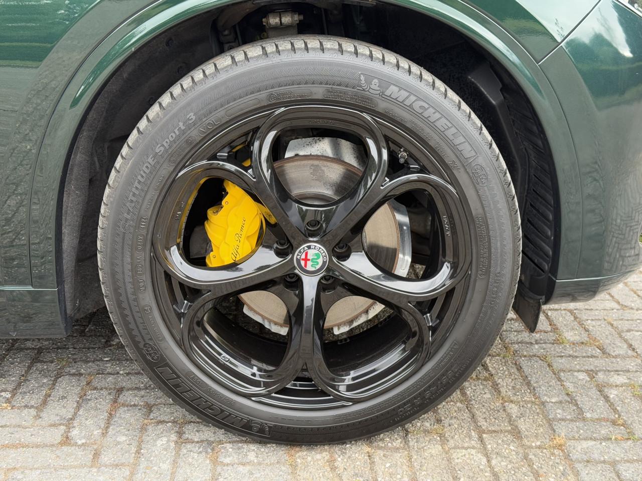 Alfa Romeo Stelvio - Veloce TI Q4 Verde Visconti Carbon 280PK