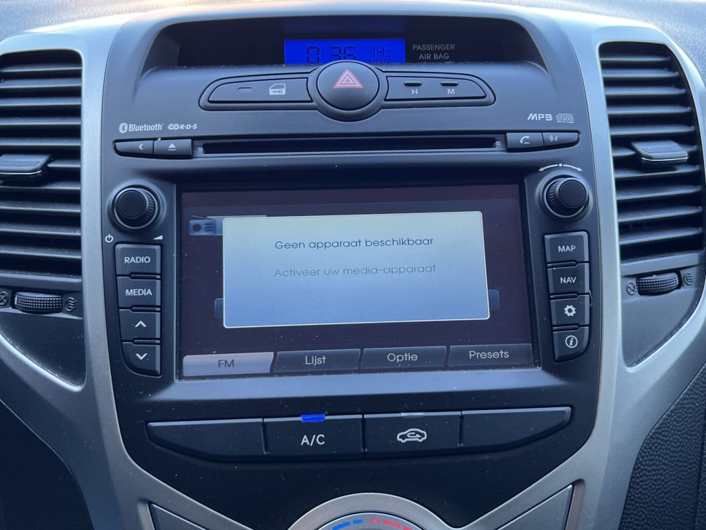 Hyundai Ix20 1.4i go! - camera | nav | radio | bluet. | cruise c.