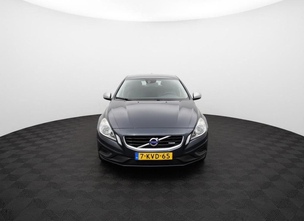 Volvo V60 1.6 t3 r-design