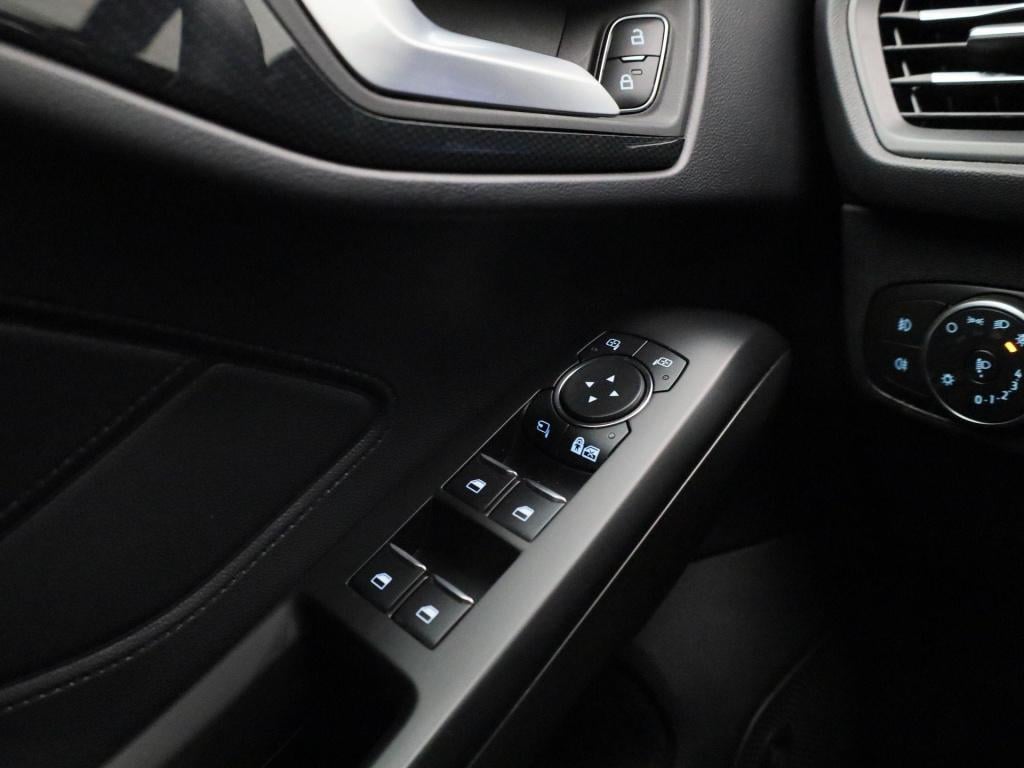 Ford Focus wagon 1.0 ecoboost hybrid st line x business | lmv | parkeer sen