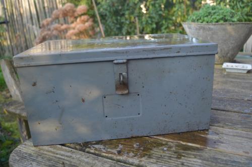 IJzeren / stalen / metalen kist