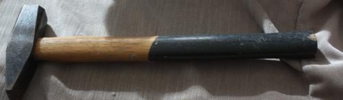 Hamer met houten steel-500-din1044