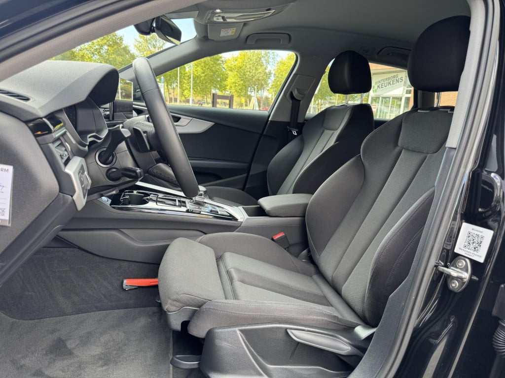 Audi A4 avant 35 tfsi advanced edition nl-auto, uitklapbare trekhaak | spor