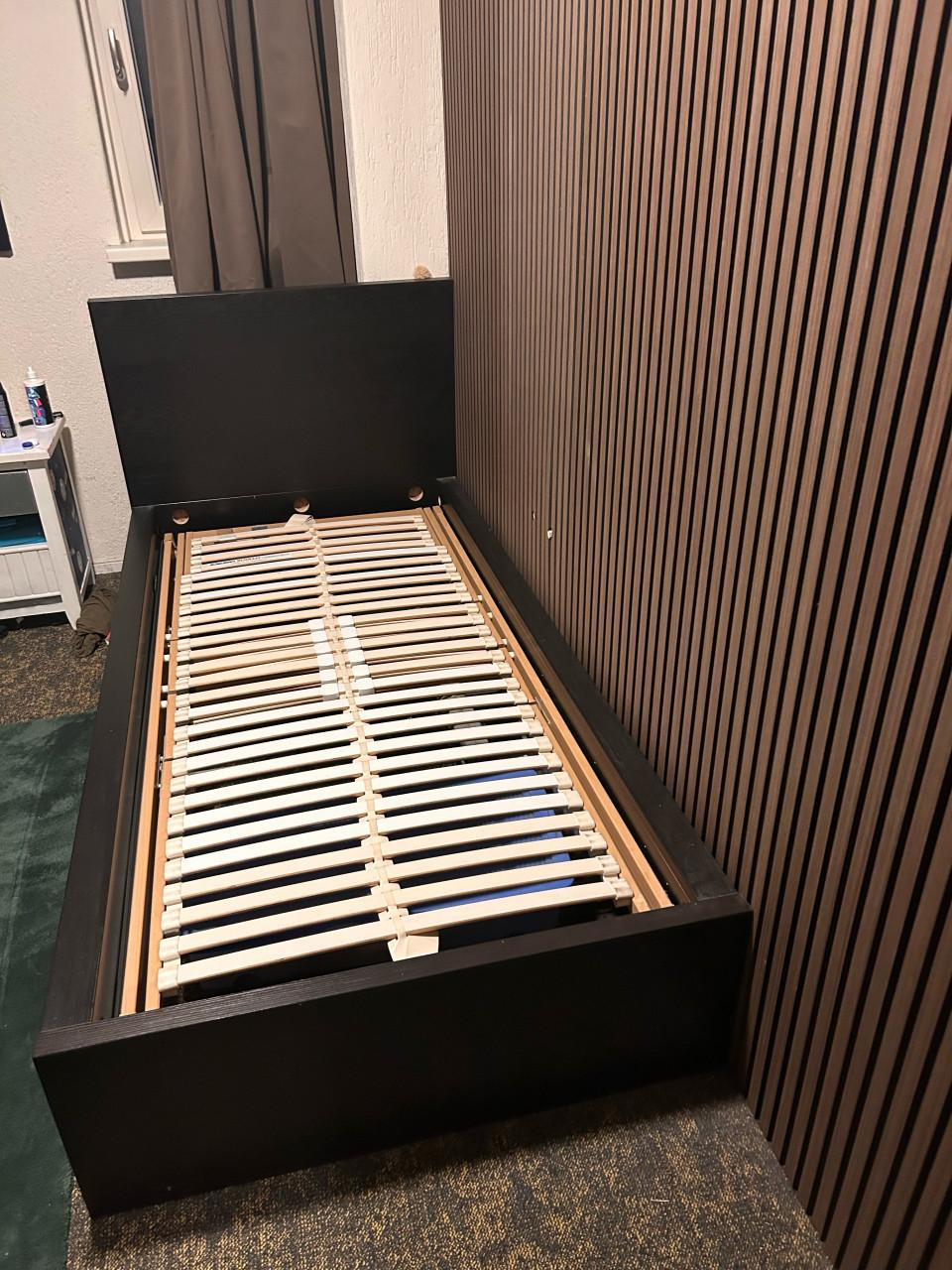 Ikea Malm bed 90x200 met elektrische lattenbodem