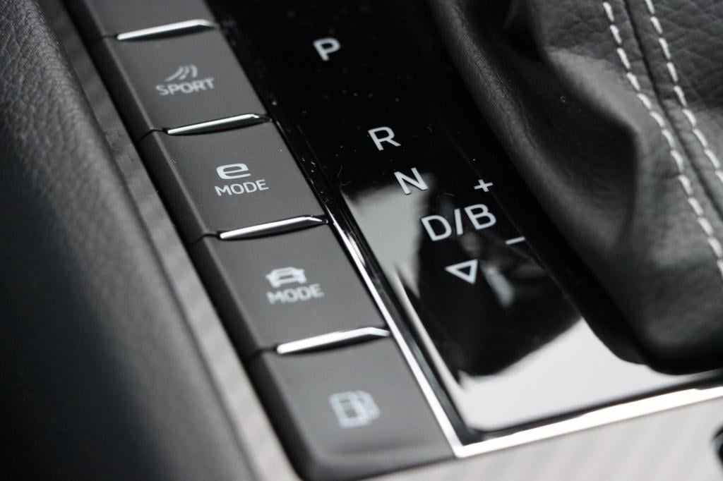 Skoda Superb combi 1.4 tsi iv sportline business 218pk dsg6 | panoramadak |