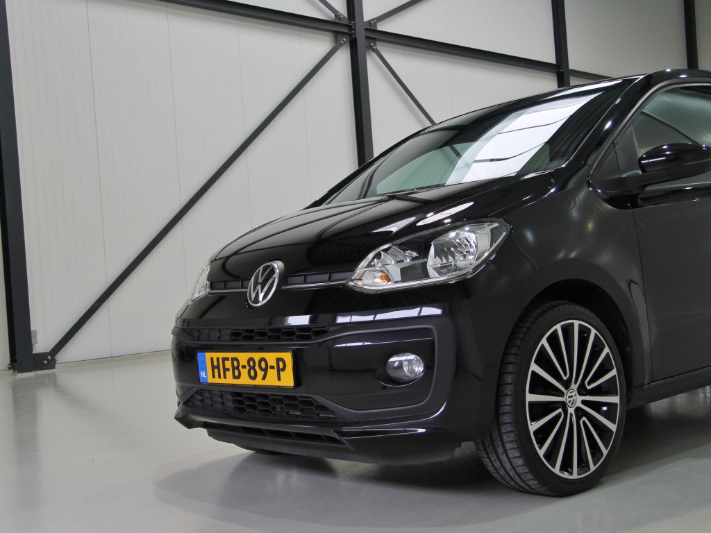 Volkswagen UP! active 5drs. clima | cruise | camera | vol!