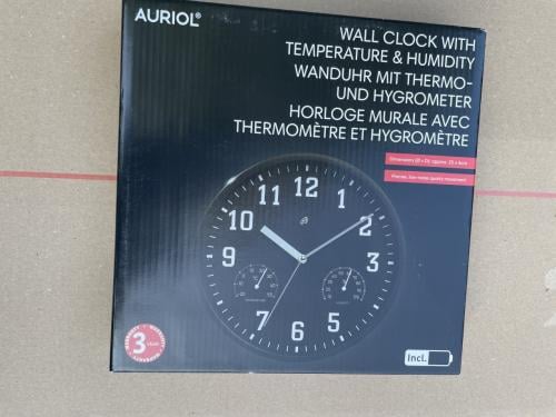 Nieuwe wandklokken met thermo- en hygrometer