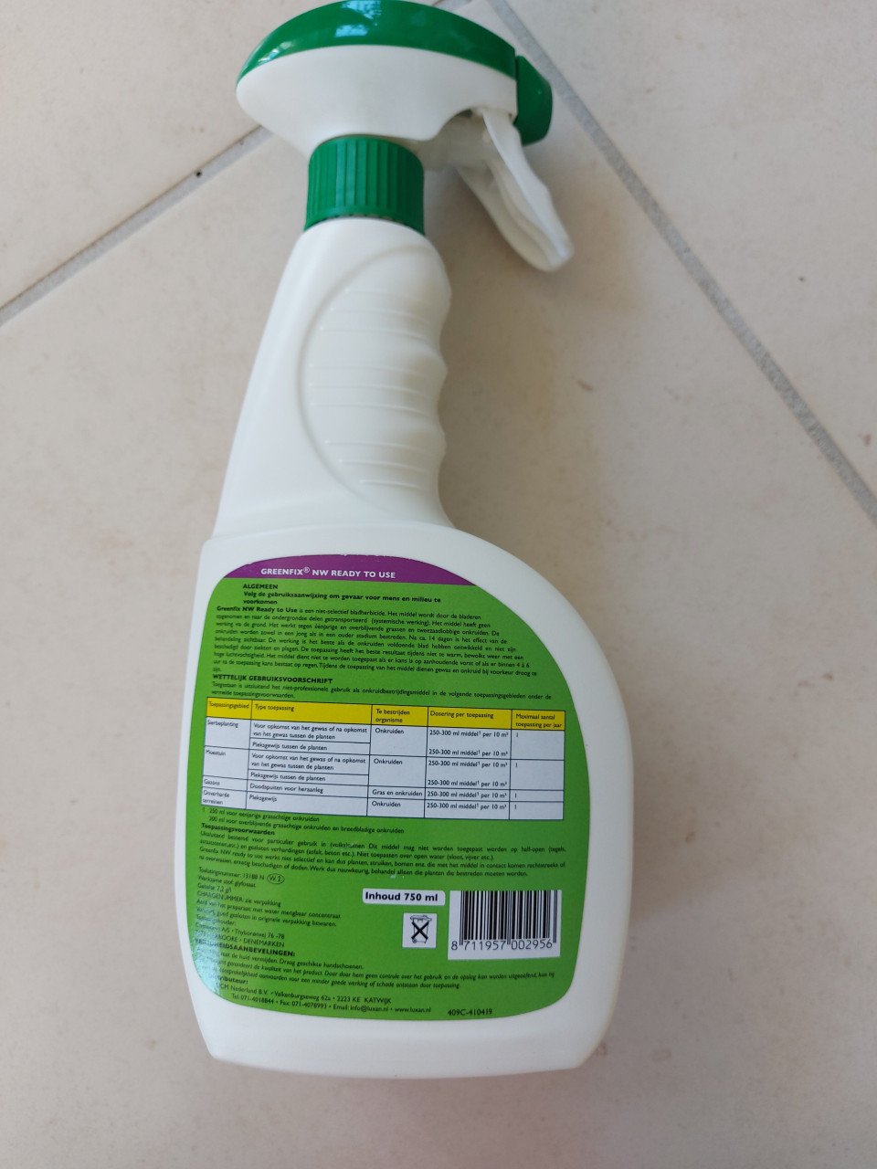 Bestrijdingsmiddel tegen onkruid spray