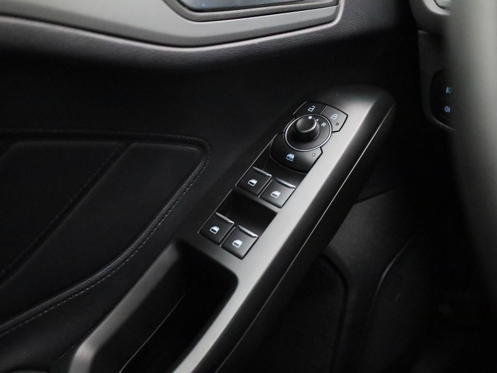 Ford Focus wagon 1.0 ecoboost hybrid connected | parkeer sensoren | navigat