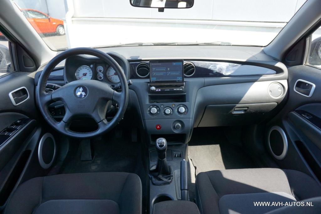 Mitsubishi Outlander 2.0 invite+