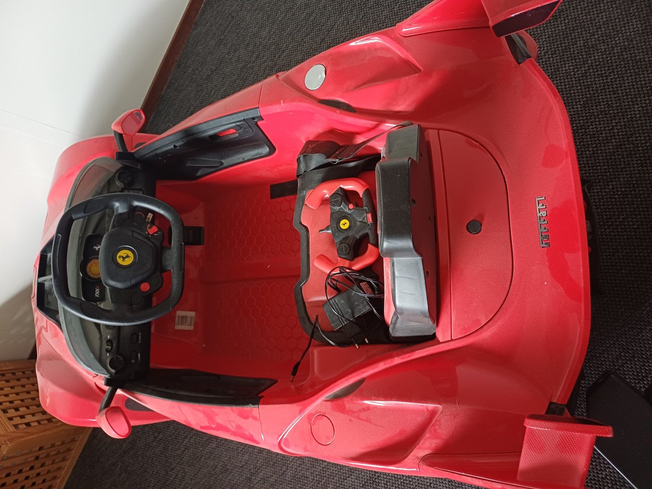 Ferrari op accu op afstand bestuurbaar