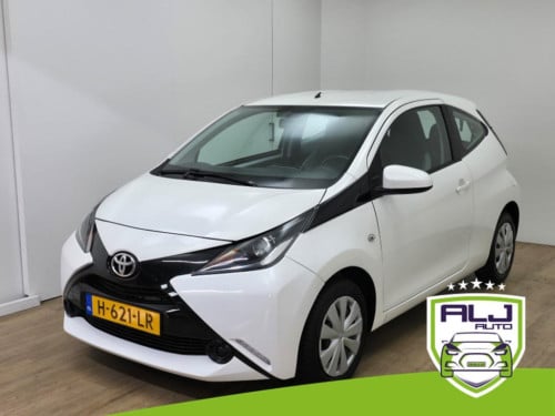 Toyota Aygo occasion 1.0 vvt-i x-play | tweedehands toyota aygo wit | autom
