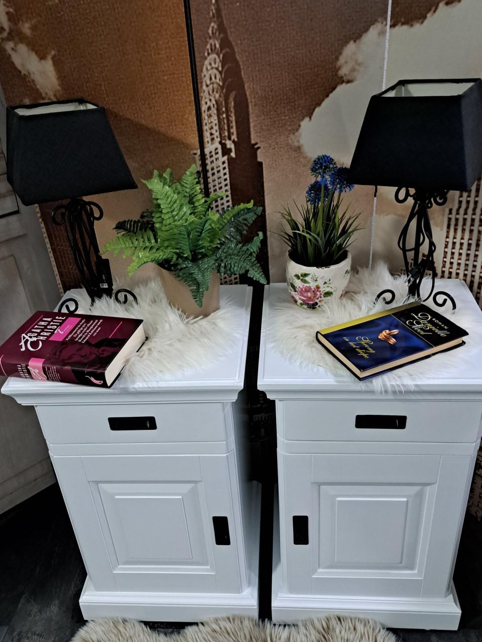 2 mooie stijlvolle vintage nachtkastjes