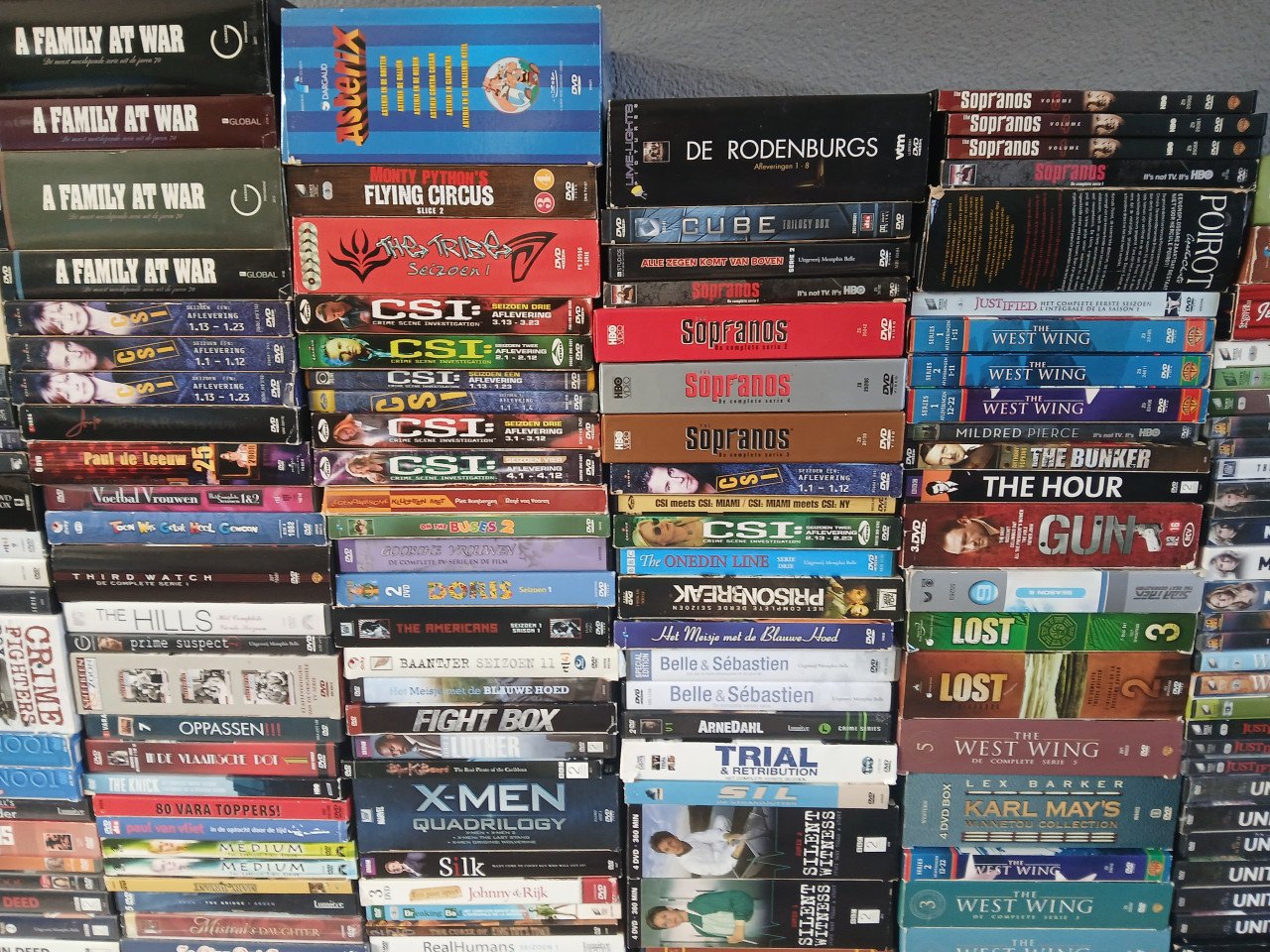 Dvd boxen en series 540 stuks 175,-