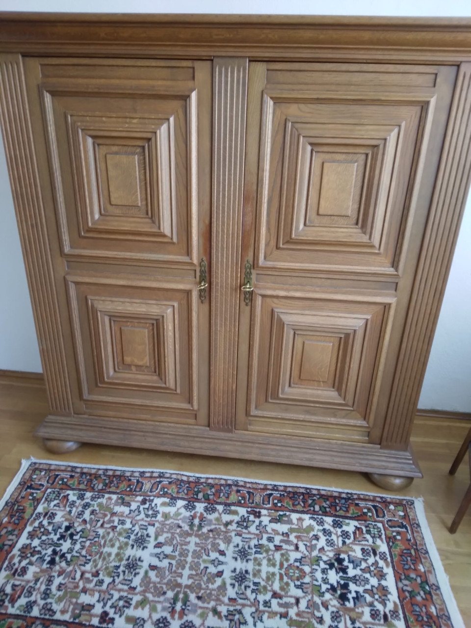 Eikenhouten kast