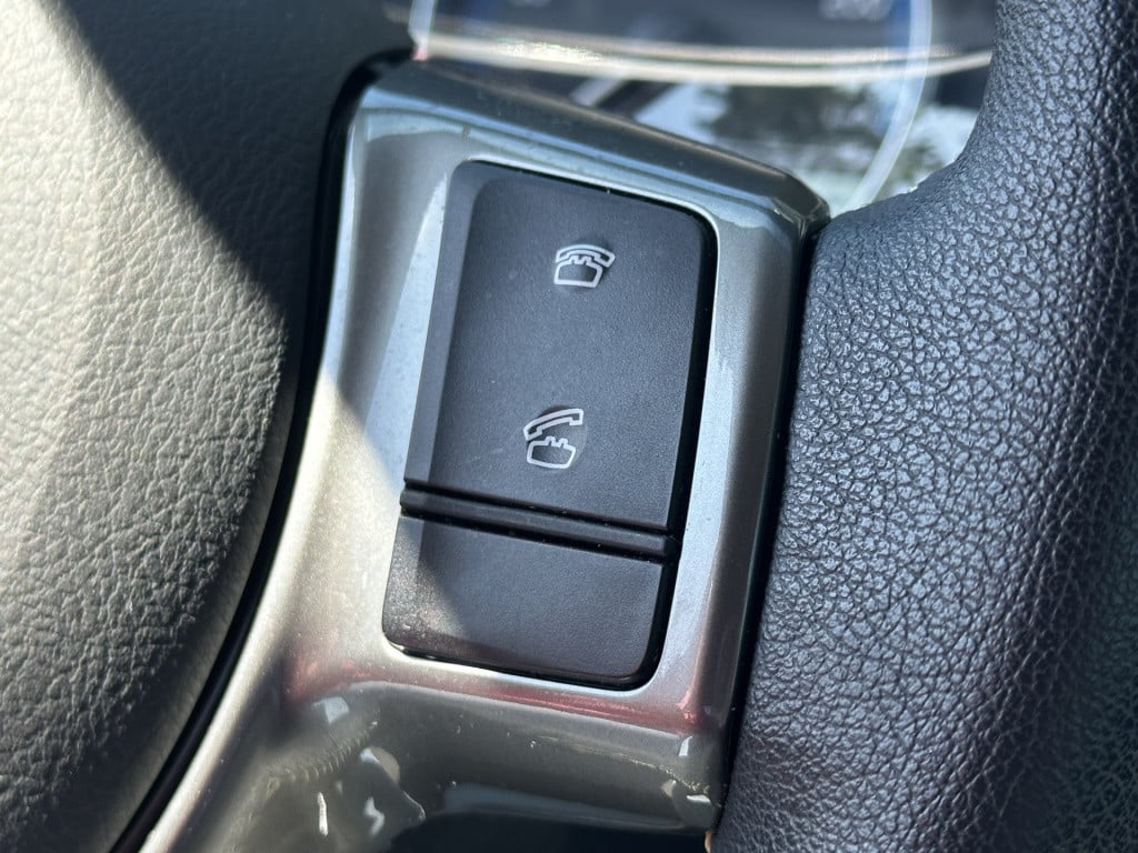 Toyota Yaris 1.5 hybrid lease i camera i automaat i airco l navigatie i zee