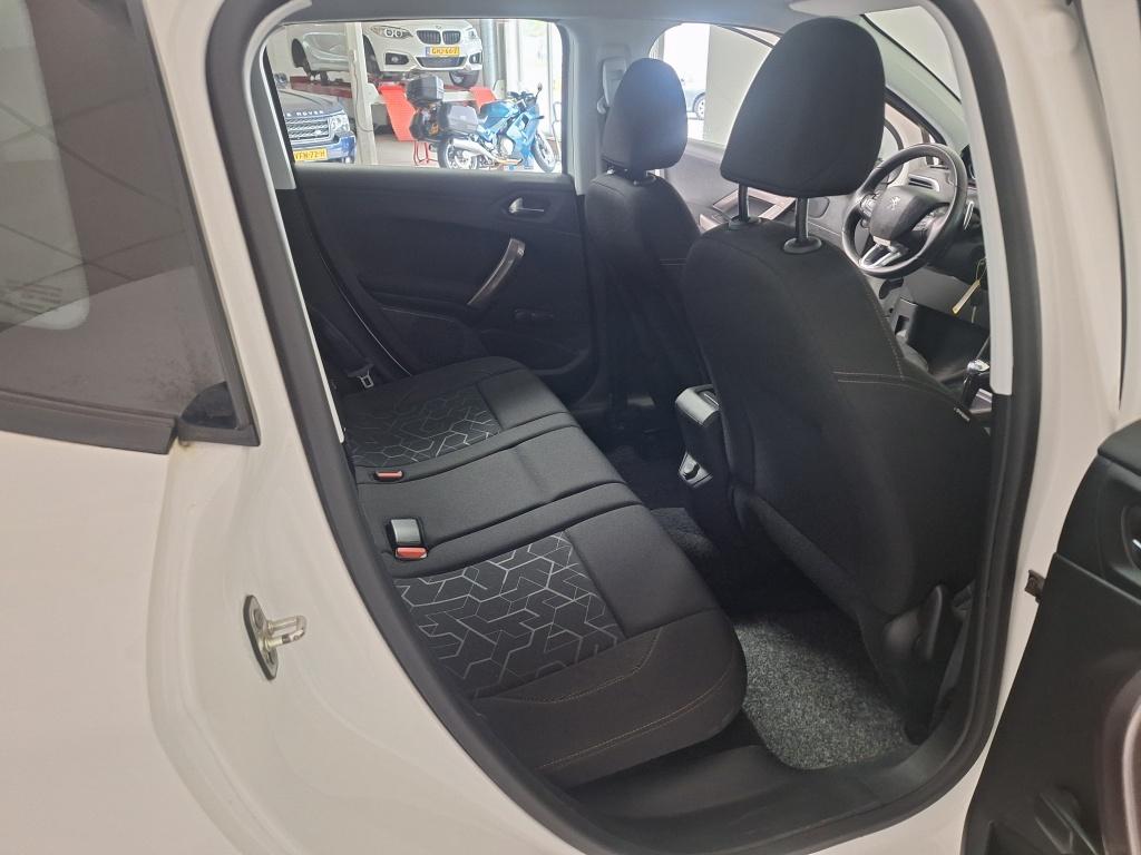 Peugeot 2008 1.2 active | verkocht