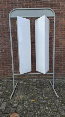Metalen presentatiemeubel