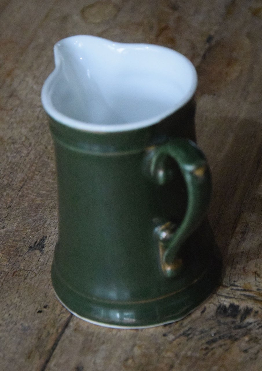S.P.M Walküre melkkannetje porselein groen / goud